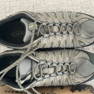 Men's Athletic Gray and Yellow Shoes